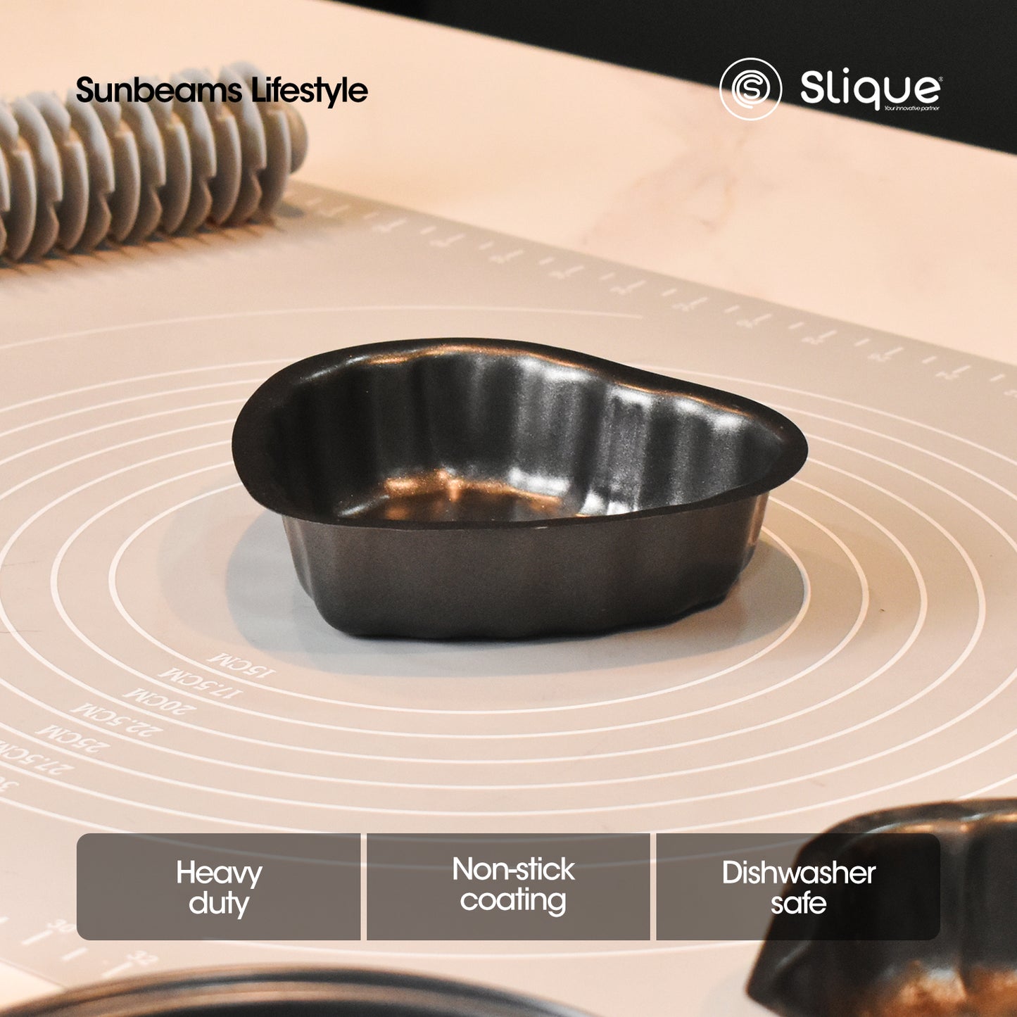 SLIQUE Premium Non-Stick Heart Shape Muffin Pan Oven Safe 12.5x12.2x3cm